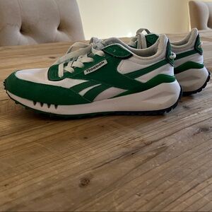 Reebok Sneakers in Green and White